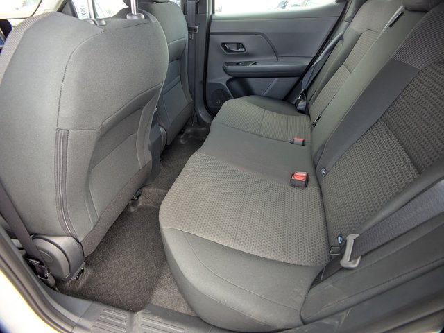 Vehicle image 11 of 27