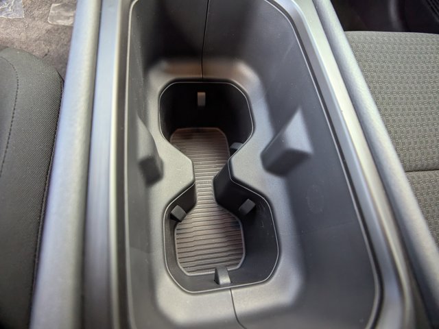 Vehicle image 17 of 27