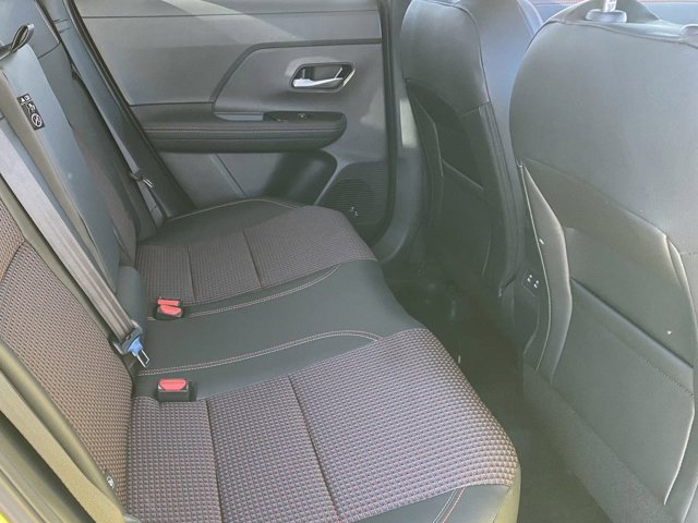 2025 Nissan Kicks SR Image 10 of 18