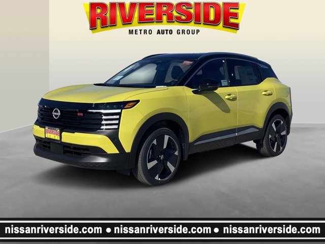 2025 Nissan Kicks SR Image 2 of 18