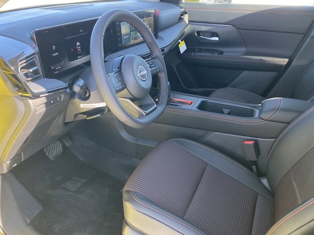 2025 Nissan Kicks SR Image 11 of 18