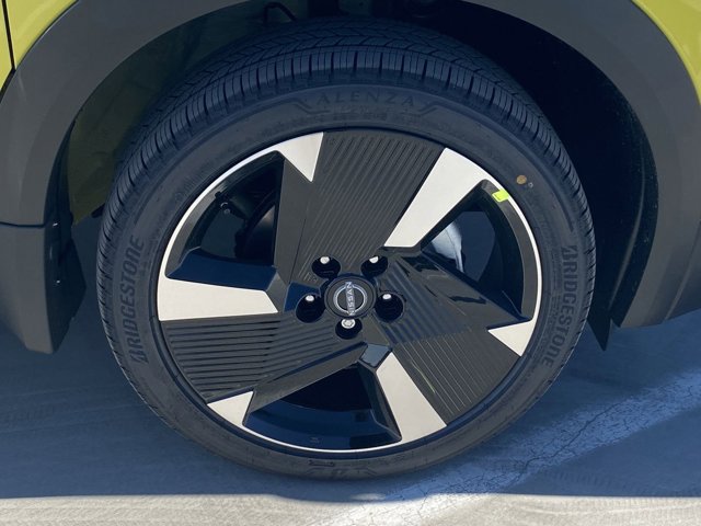 2025 Nissan Kicks SR Image 6 of 18