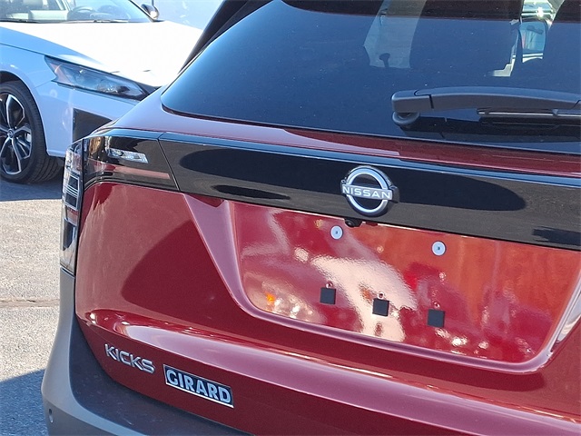2025 Nissan Kicks SR Image 7 of 8