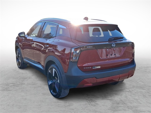 2025 Nissan Kicks SR Image 4 of 8