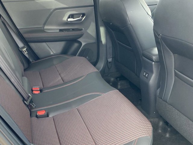 2025 Nissan Kicks SR Image 10 of 16