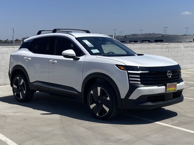 2025 Nissan Kicks SR Image 3 of 16