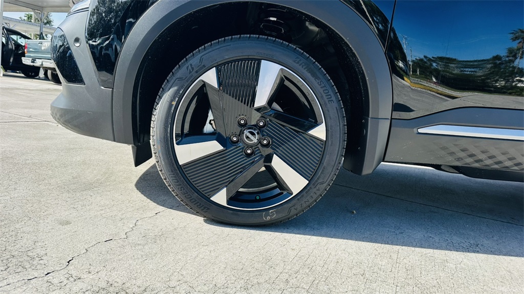 Vehicle image 11 of 29