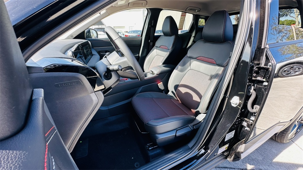 Vehicle image 26 of 29