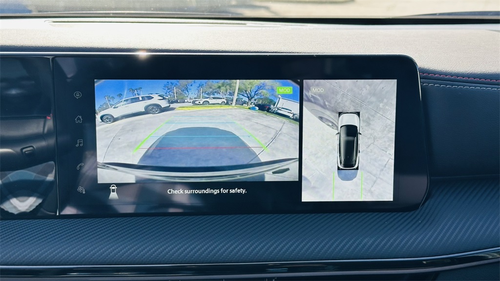 Vehicle image 23 of 29