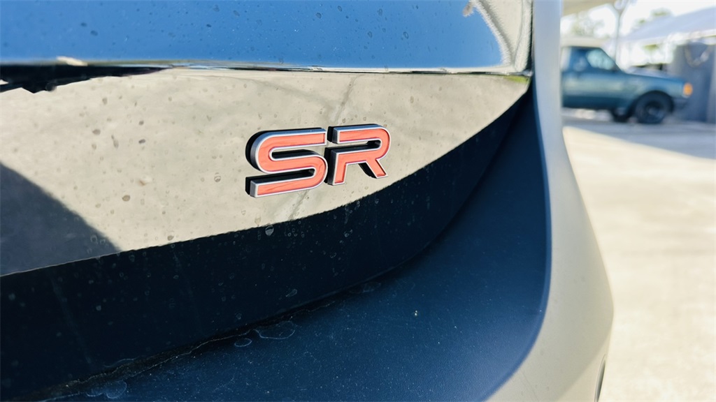 Vehicle image 10 of 29