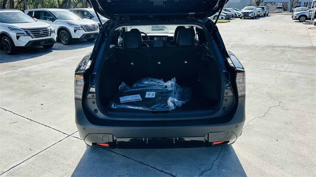 Vehicle image 28 of 29