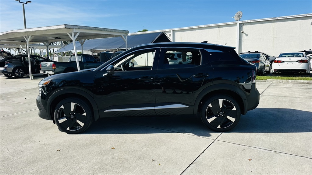 Vehicle image 8 of 29