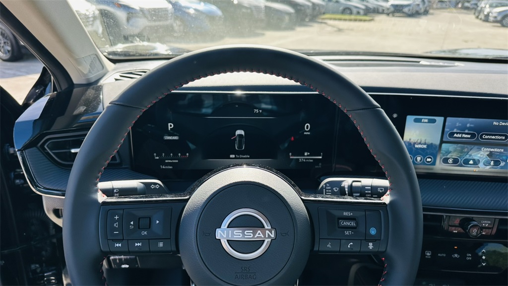 Vehicle image 17 of 29