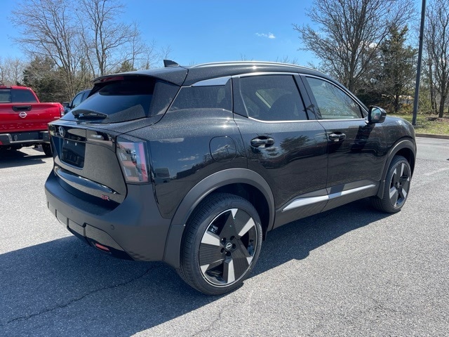 2025 Nissan Kicks SR Image 5 of 31