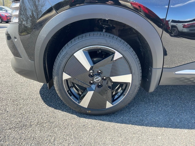 2025 Nissan Kicks SR Image 10 of 31