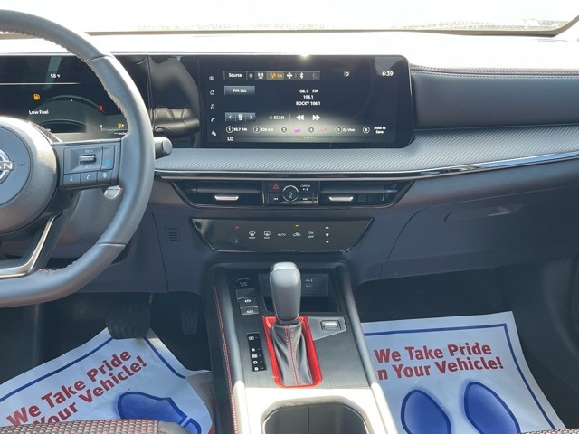 2025 Nissan Kicks SR Image 23 of 31