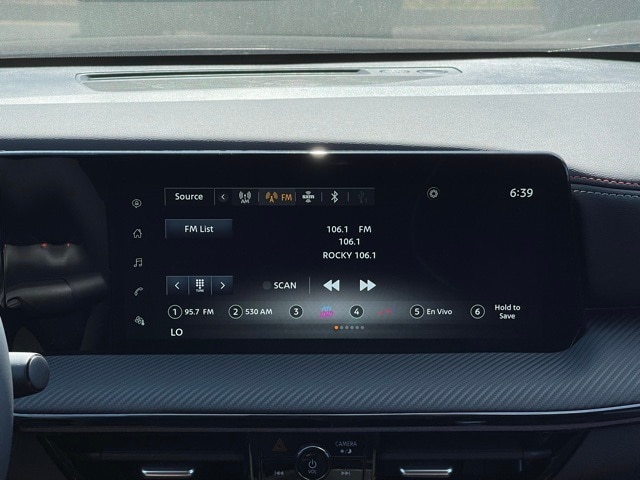 2025 Nissan Kicks SR Image 24 of 31