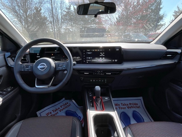 2025 Nissan Kicks SR Image 18 of 31