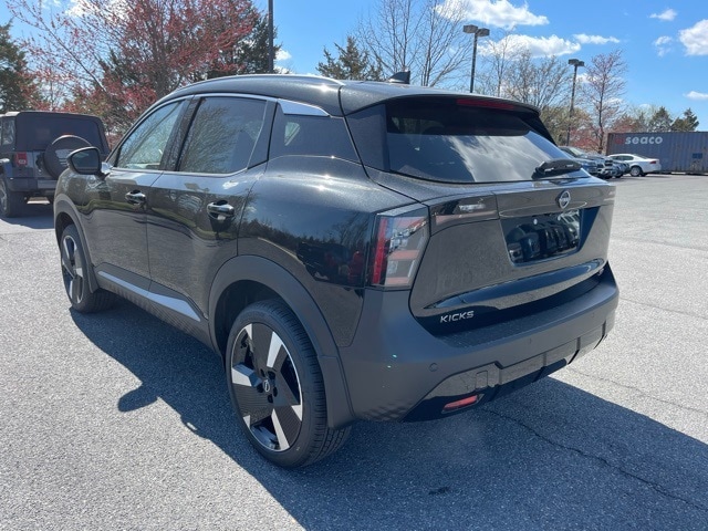 2025 Nissan Kicks SR Image 7 of 31