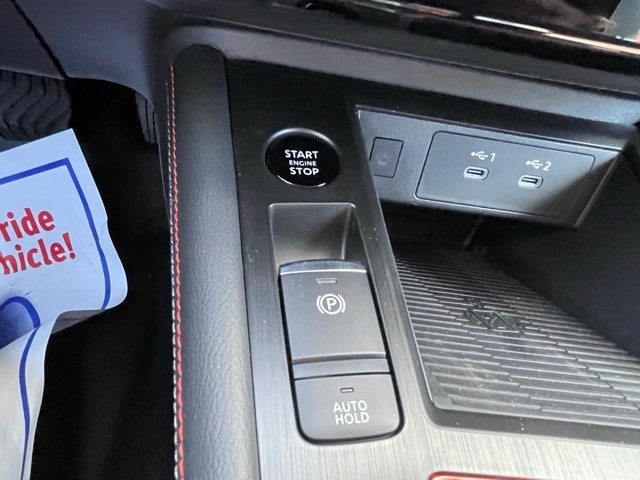 2025 Nissan Kicks SR Image 29 of 31