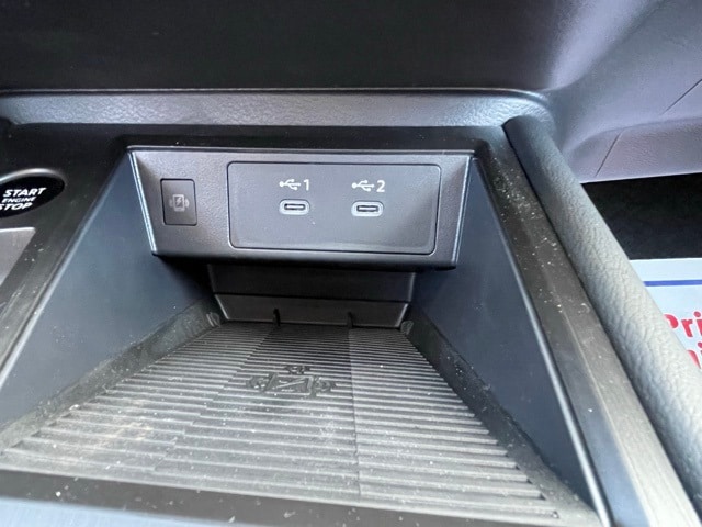 2025 Nissan Kicks SR Image 30 of 31