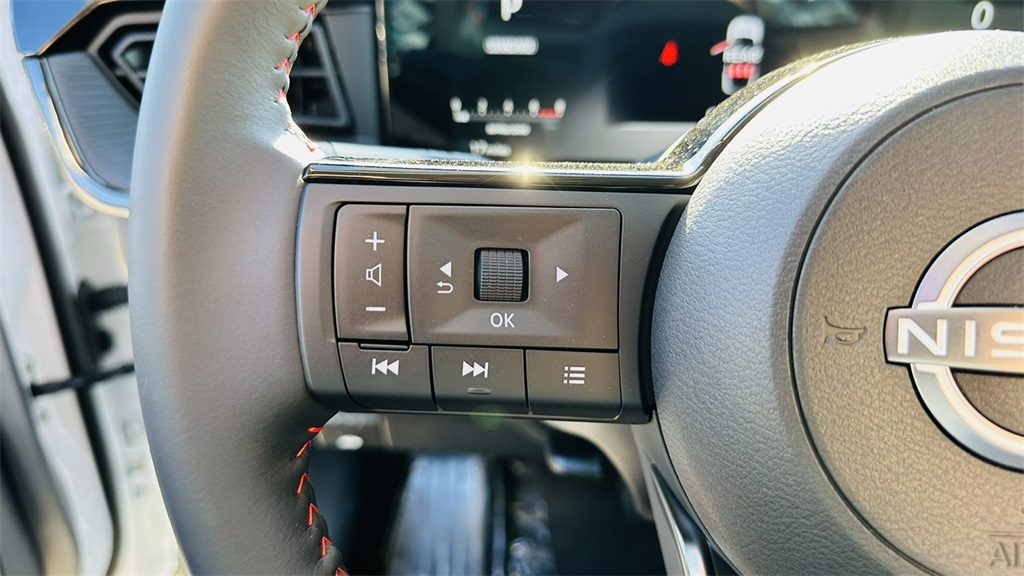 Vehicle image 24 of 29