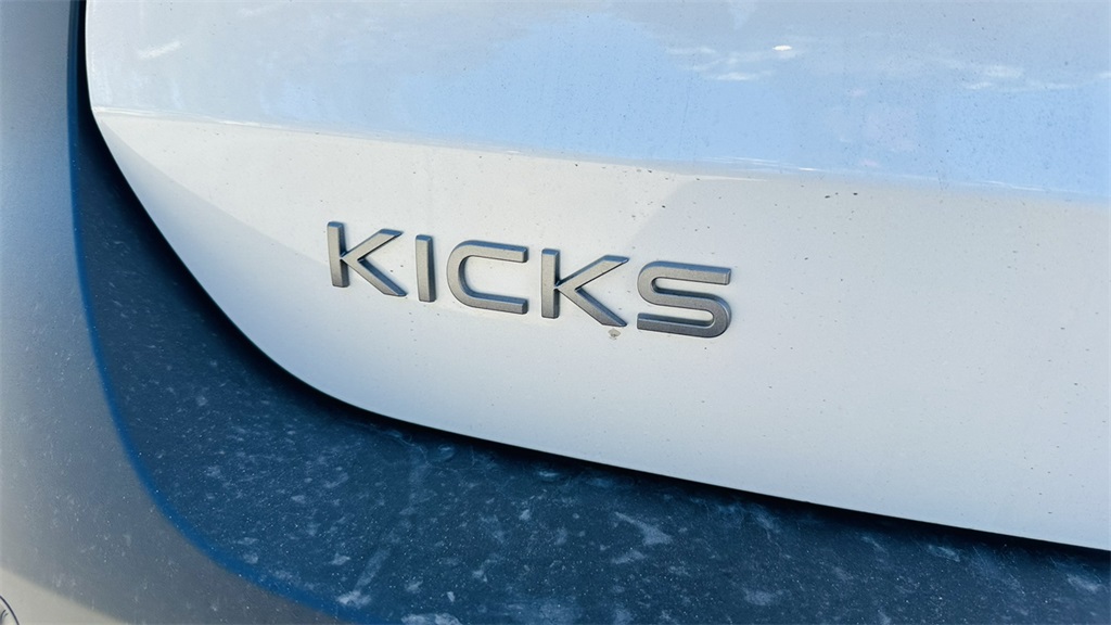 Vehicle image 27 of 29