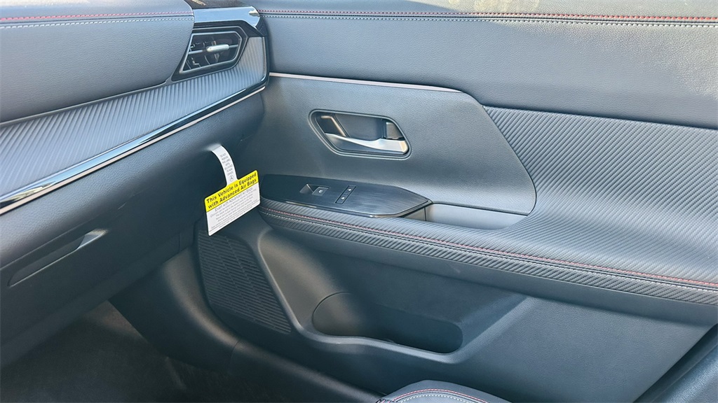 Vehicle image 19 of 29