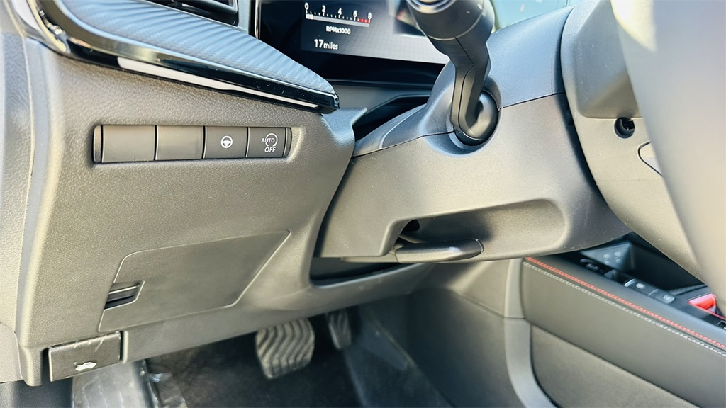 Vehicle image 25 of 29