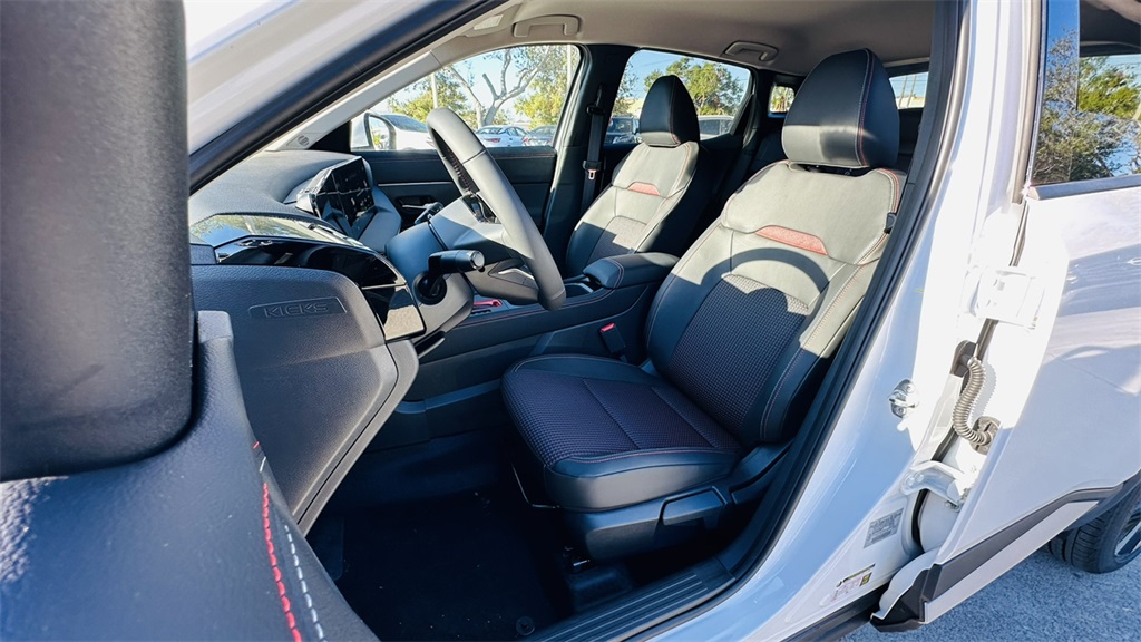 Vehicle image 12 of 29