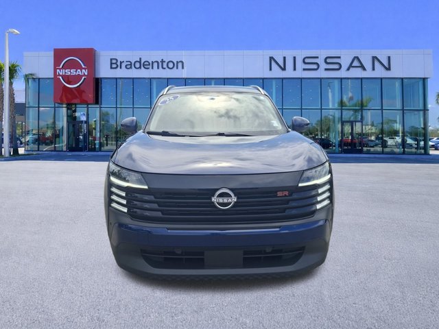2025 Nissan Kicks SR Image 2 of 26