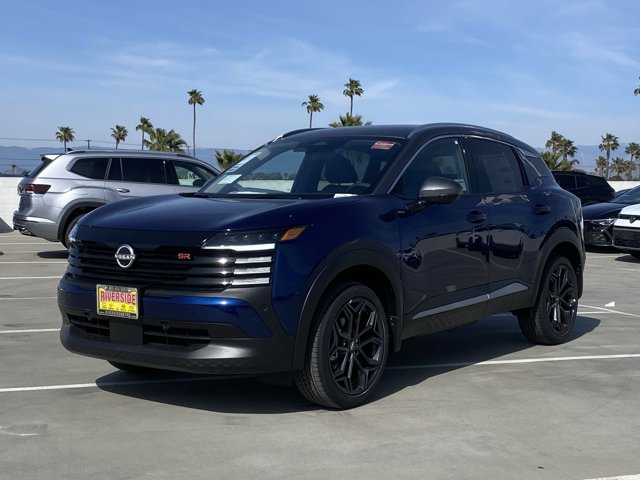 2025 Nissan Kicks SR Image 2 of 18