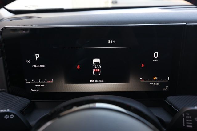 2025 Nissan Kicks SR Image 22 of 31