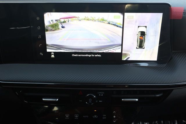 2025 Nissan Kicks SR Image 23 of 31