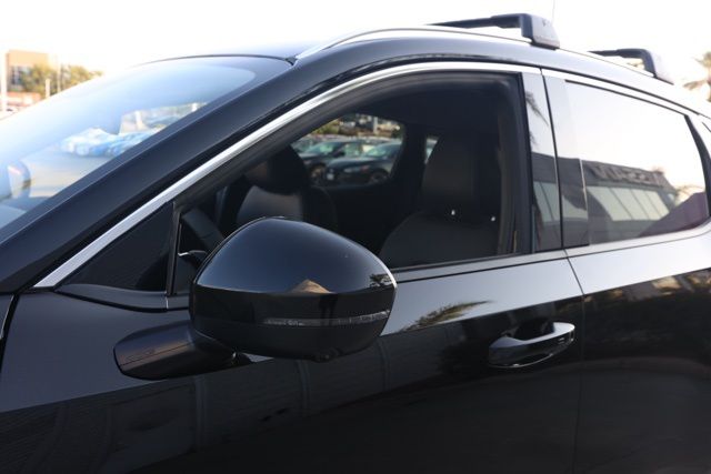 2025 Nissan Kicks SR Image 18 of 31