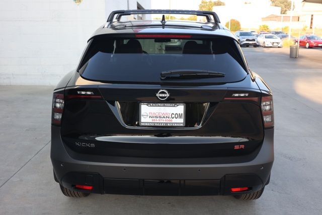 2025 Nissan Kicks SR Image 10 of 31