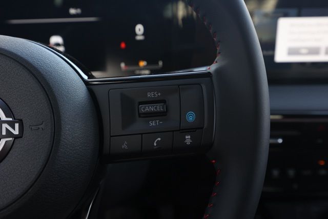 2025 Nissan Kicks SR Image 30 of 31