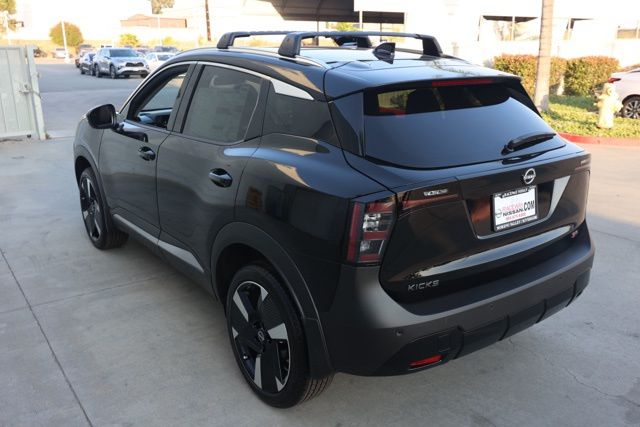 2025 Nissan Kicks SR Image 7 of 31