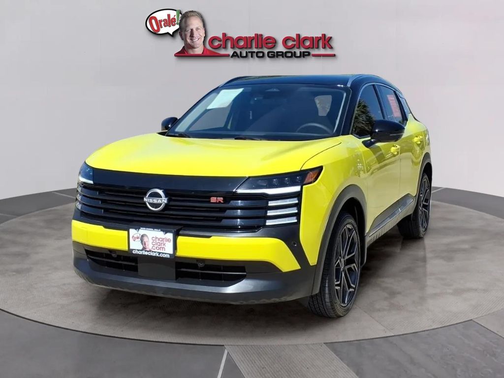 2025 Nissan Kicks SR Image 1 of 20