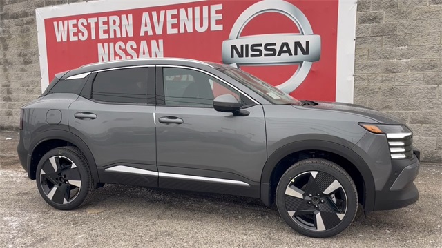 Vehicle image 4 of 25