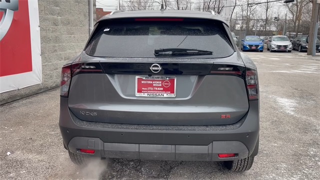 Vehicle image 13 of 25