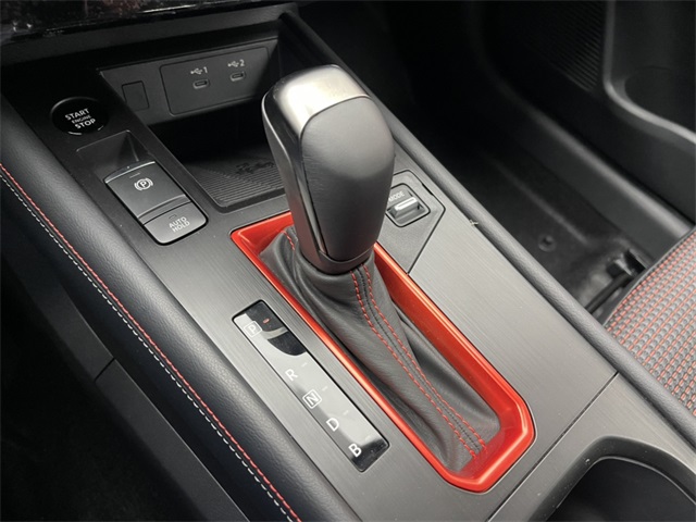 Vehicle image 21 of 25