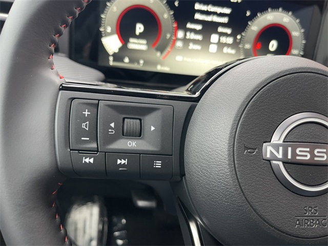 Vehicle image 17 of 25