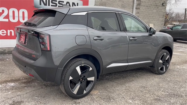 Vehicle image 10 of 25