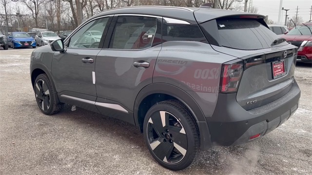 Vehicle image 11 of 25