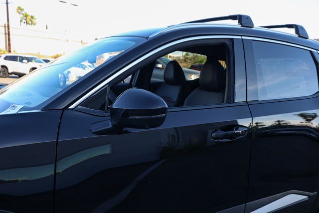 2025 Nissan Kicks SR Image 18 of 31