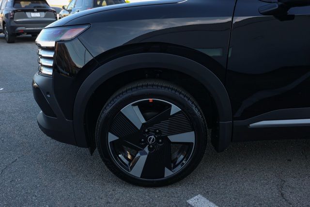 2025 Nissan Kicks SR Image 9 of 31