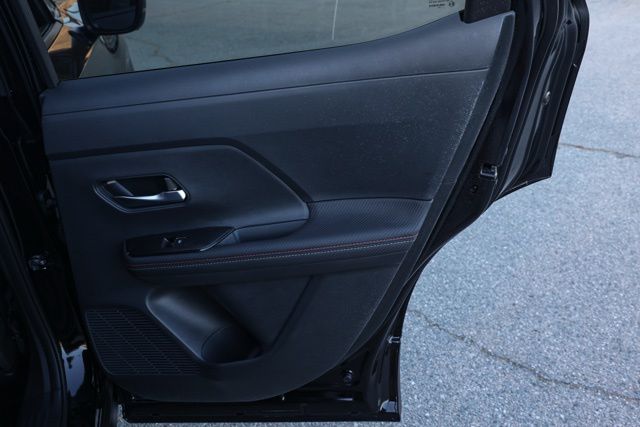 2025 Nissan Kicks SR Image 28 of 31