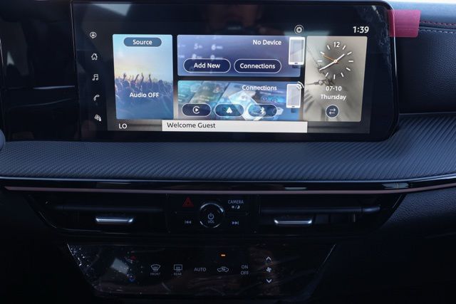 2025 Nissan Kicks SR Image 22 of 31