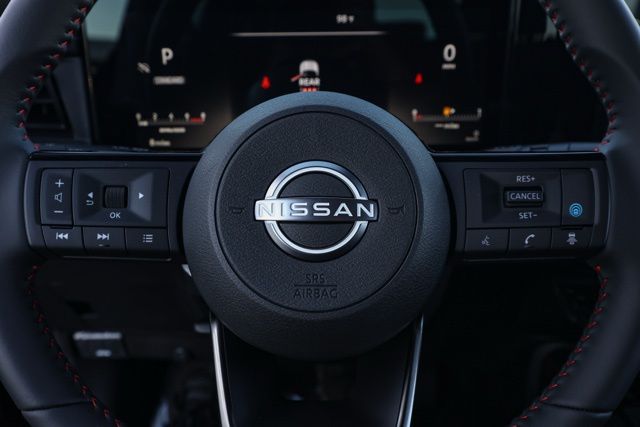 2025 Nissan Kicks SR Image 19 of 31